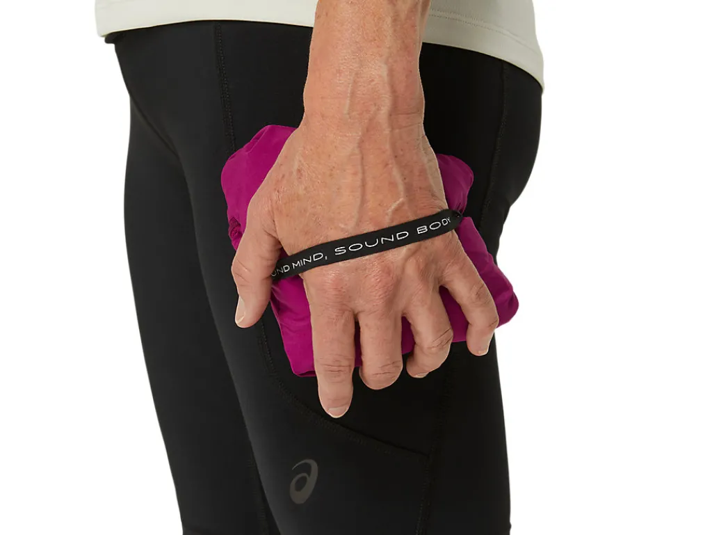 fujitrail_packable_jacket_10-1.webp ASICS Kleding | Trail running>FUJITRAIL PACKABLE JACKET Soft Berry/Blackberry