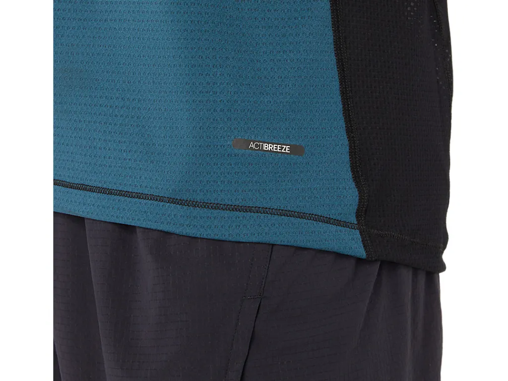 fujitrail_ss_top_6.webp ASICS Kleding | Trail running>FUJITRAIL SS TOP Magnetic Blue/Performance Black
