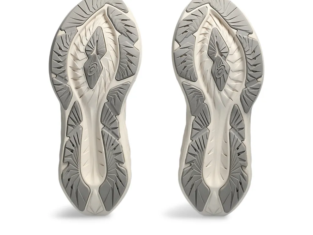 novablast__6-5.webp ASICS NOVABLAST™ | Run faster>NOVABLAST 4 Oatmeal/Moonrock