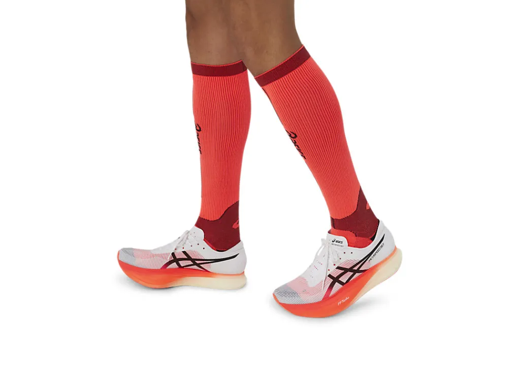 performance_run_compressi_7.webp ASICS Hardlopen | Sokken>PERFORMANCE RUN COMPRESSION SOCK Sunrise Red